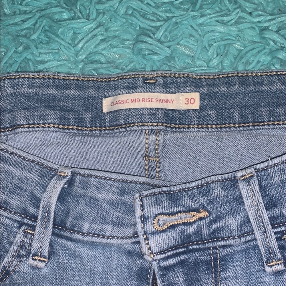 LEVI’S- Classic Mid Rise Skinny Glitter Sequence